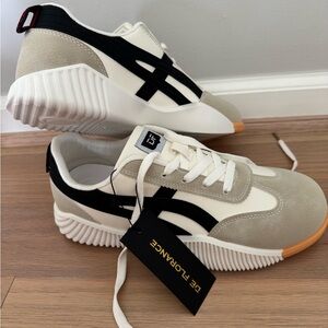 NWT/NWB De Florence Beige/Black Sneakers